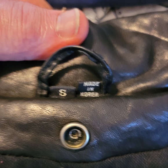 Genuine Leather Coat  Adult Small. - Picture 6 of 7